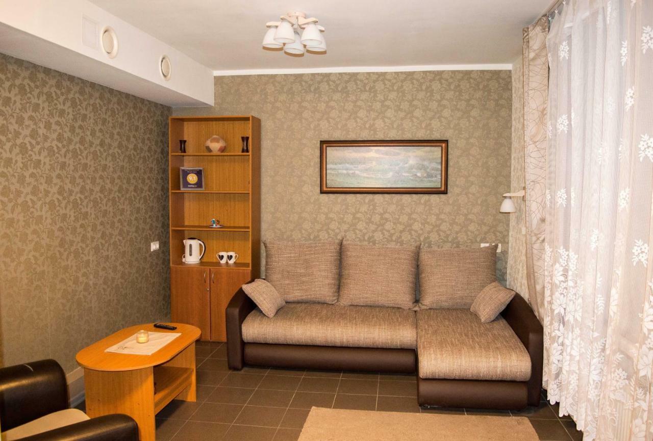 Ohtu Poik Majutus Apartment Pärnu Exterior photo